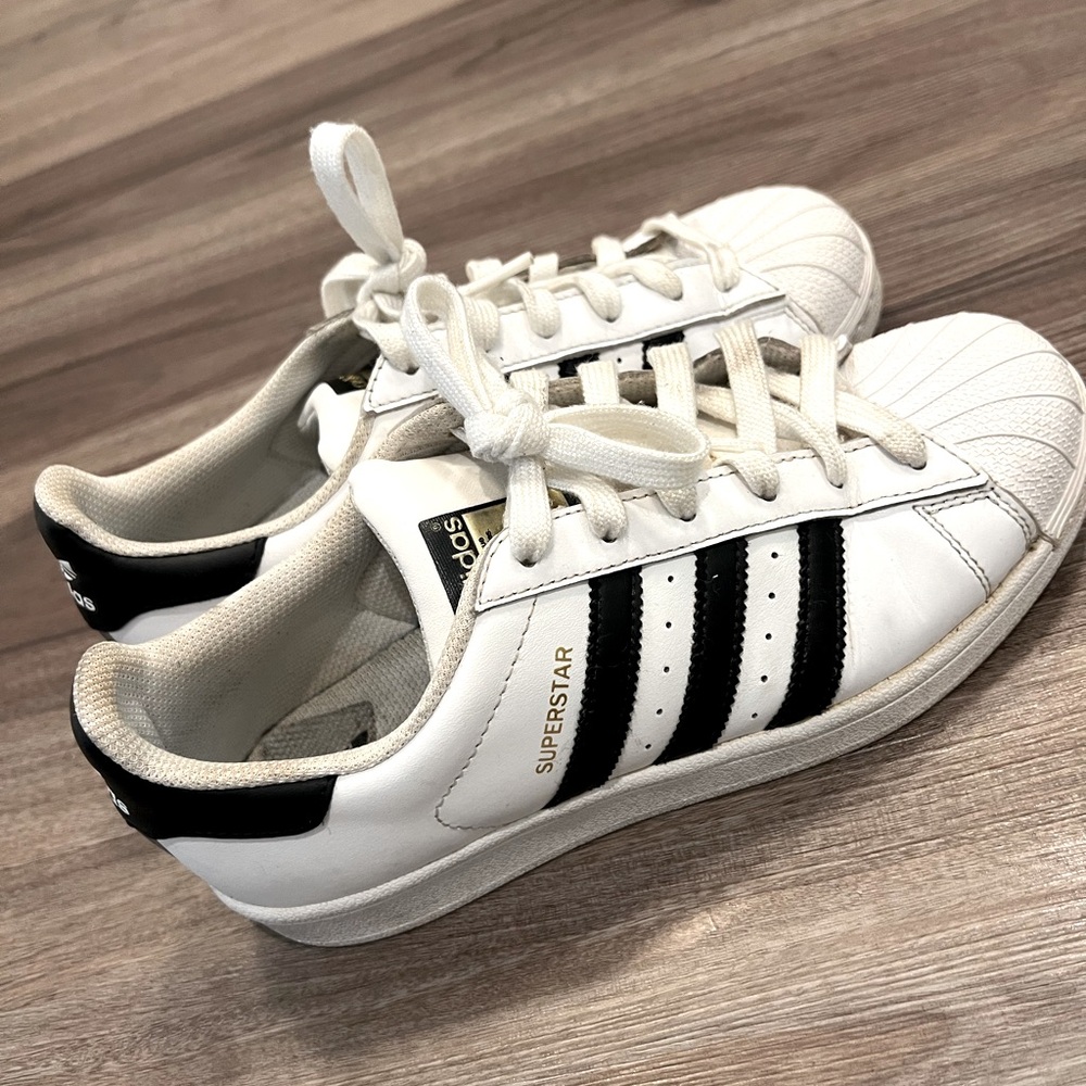 Adidas Superstar